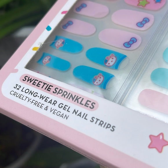 NWT/HELLO KITTY Bundle of Gel Nail strips & Sweet Sprinkles Lip Balm - Picture 10 of 11